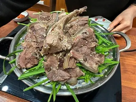 흑염소수육(중)